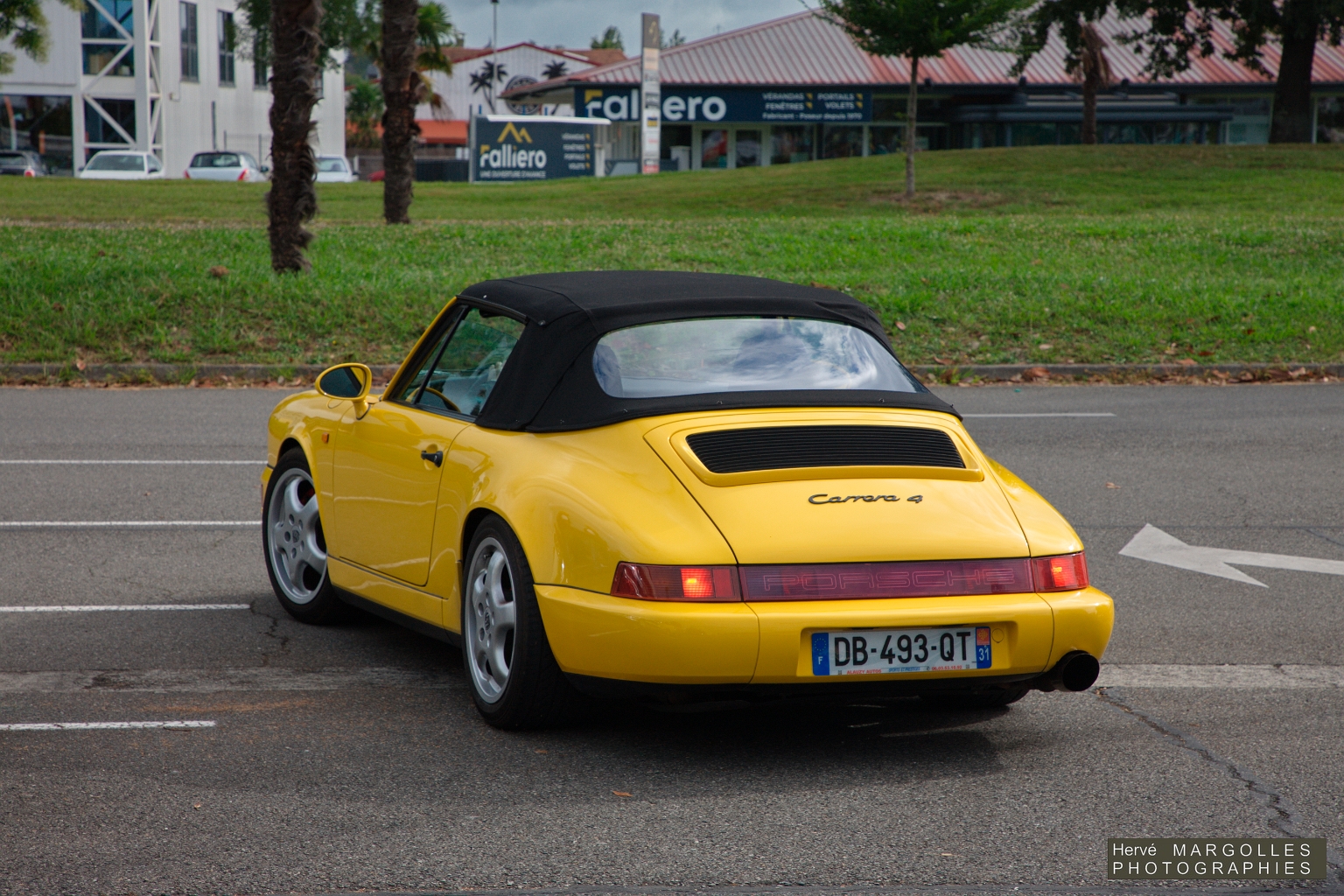 Porsche 911 Carrera 4_02.jpg